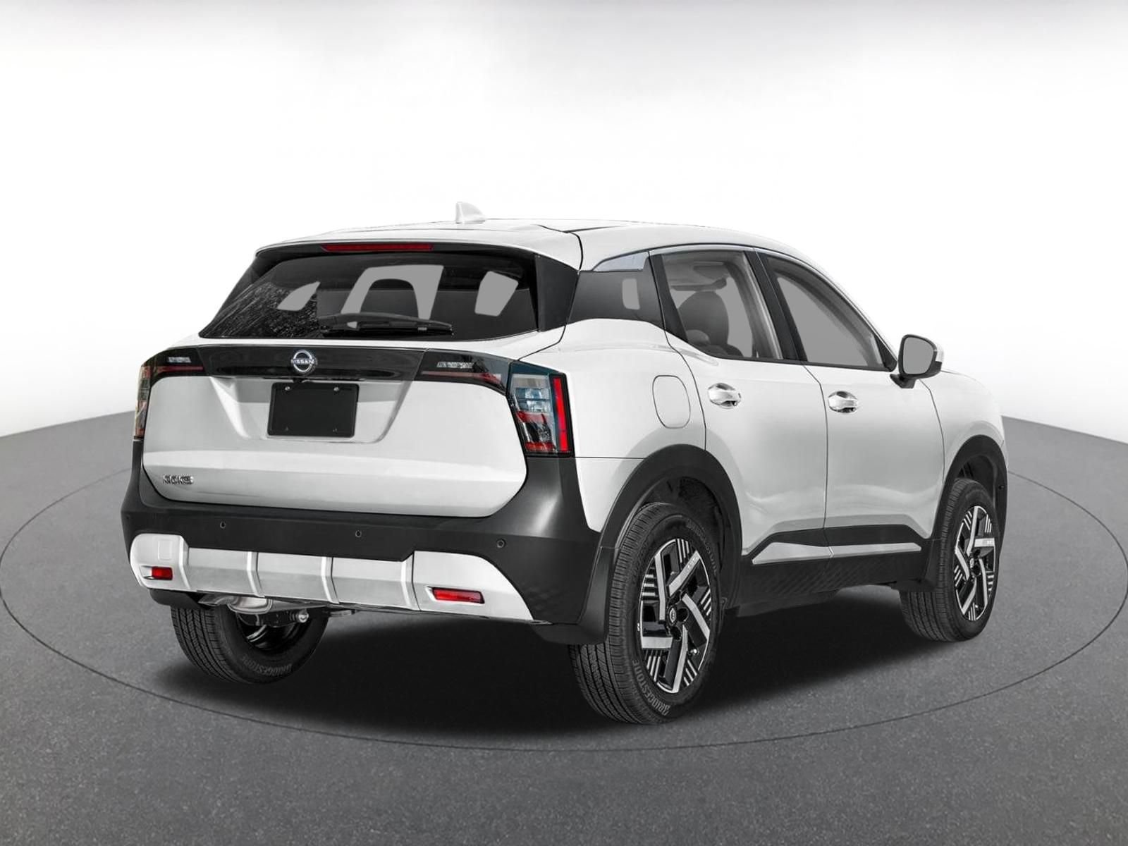 Used 2026 Nissan Kicks SV w/ Cold Weather Package FWD image 2