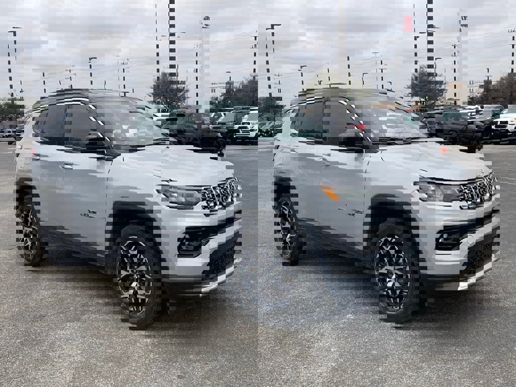 Used 2025 Jeep Compass Limited image 3