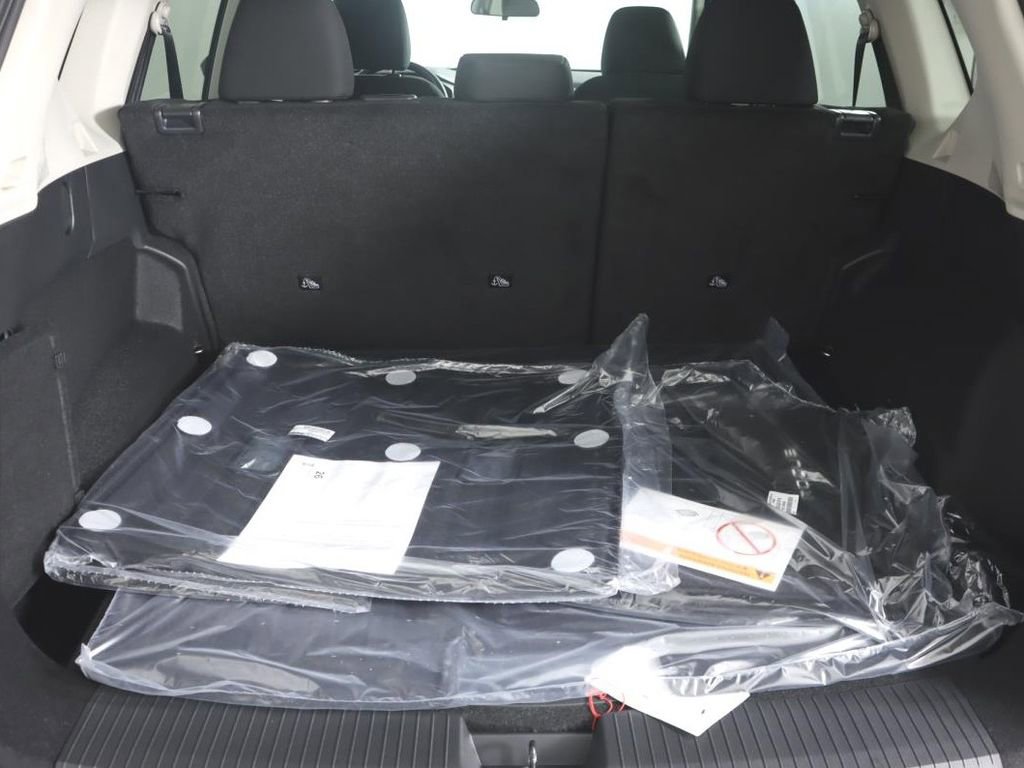 Certified 2025 Nissan Rogue S image 32