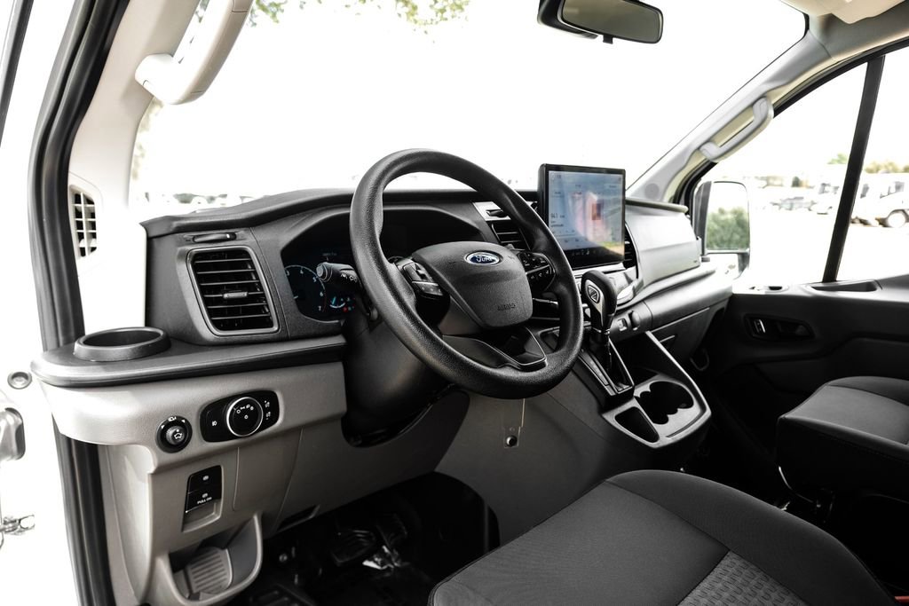 Used 2023 Ford Transit 350 XLT image 2