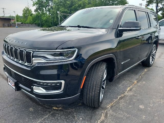 Used 2022 Jeep Wagoneer Series III w/ Premium Group I AWD/4WD image 7