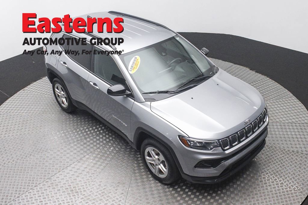 Used 2024 Jeep Compass Latitude AWD/4WD image 3