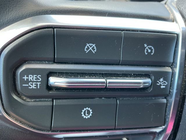 Used 2025 GMC Acadia Elevation image 11