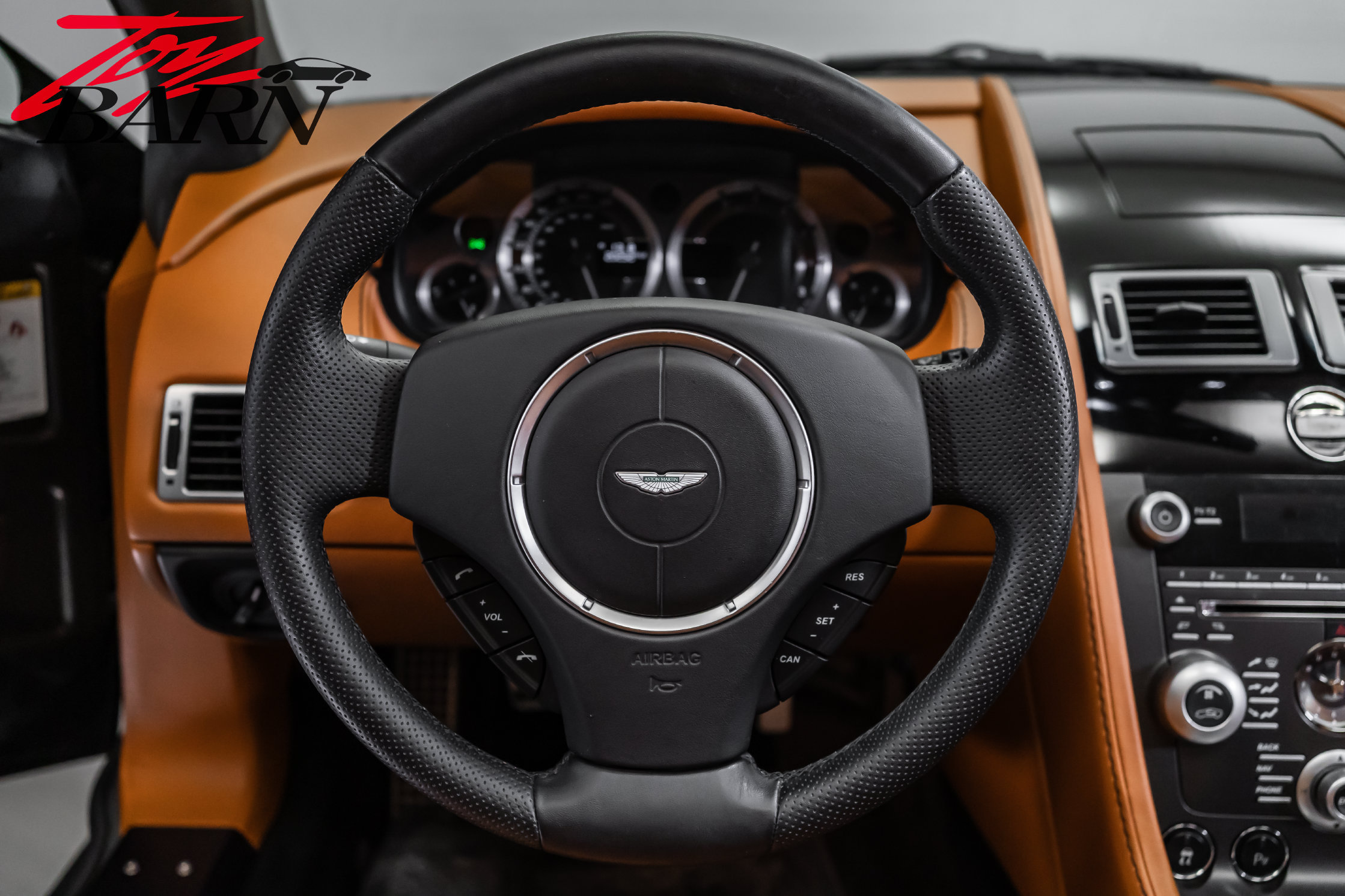 Used 2009 Aston Martin V8 Vantage Roadster RWD image 32