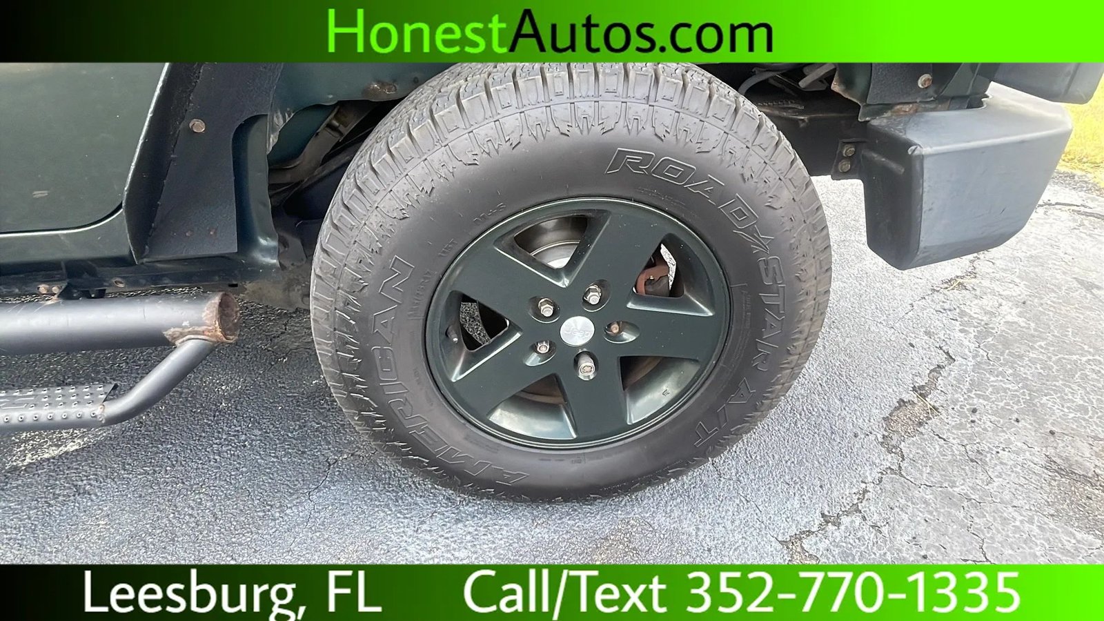 Used 2010 Jeep Wrangler Unlimited Rubicon w/ Dual Top Group AWD/4WD image 11
