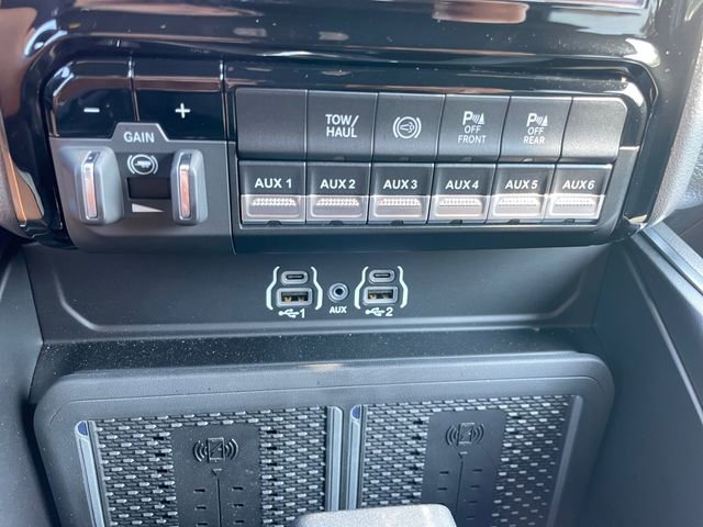 New 2025 RAM 2500 Big Horn AWD/4WD image 24