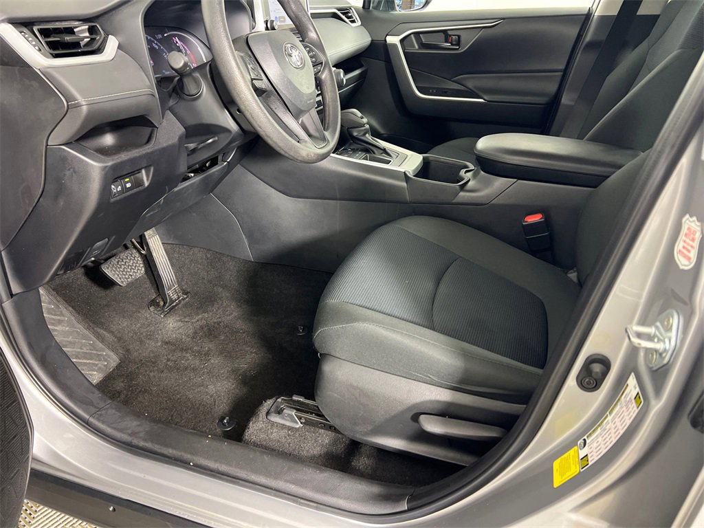 Used 2023 Toyota RAV4 LE image 9