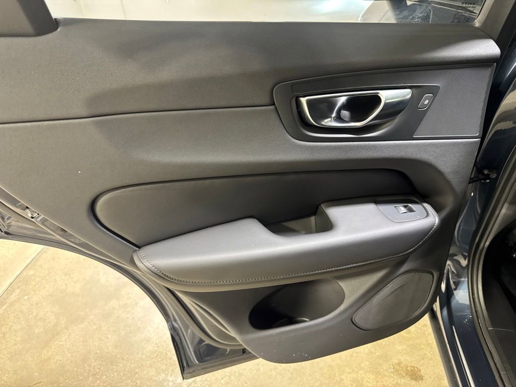 Used 2025 Volvo XC60 B5 Plus AWD/4WD image 20