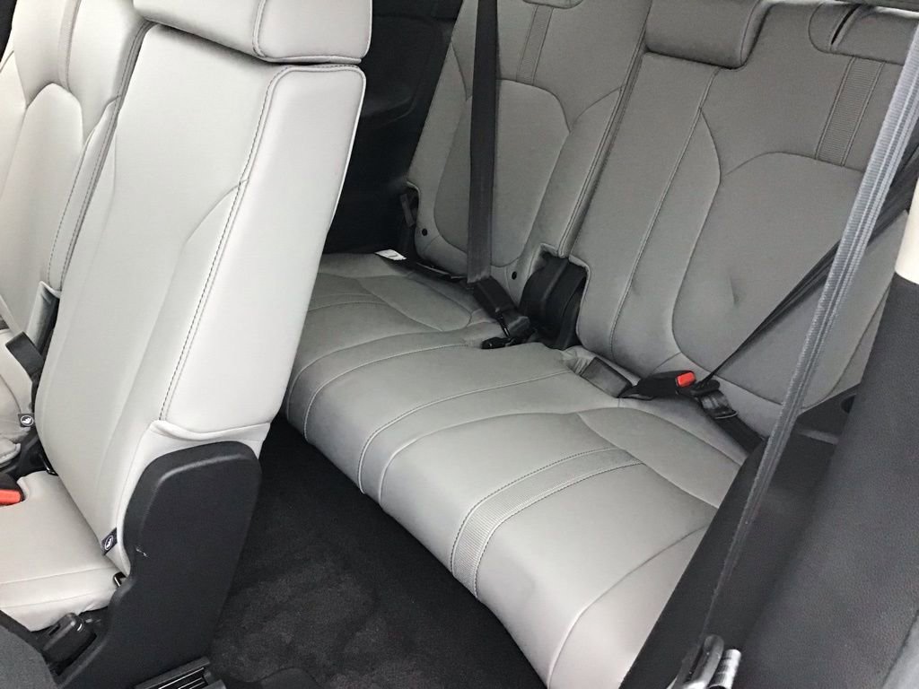 Used 2025 Honda Pilot EX-L image 15