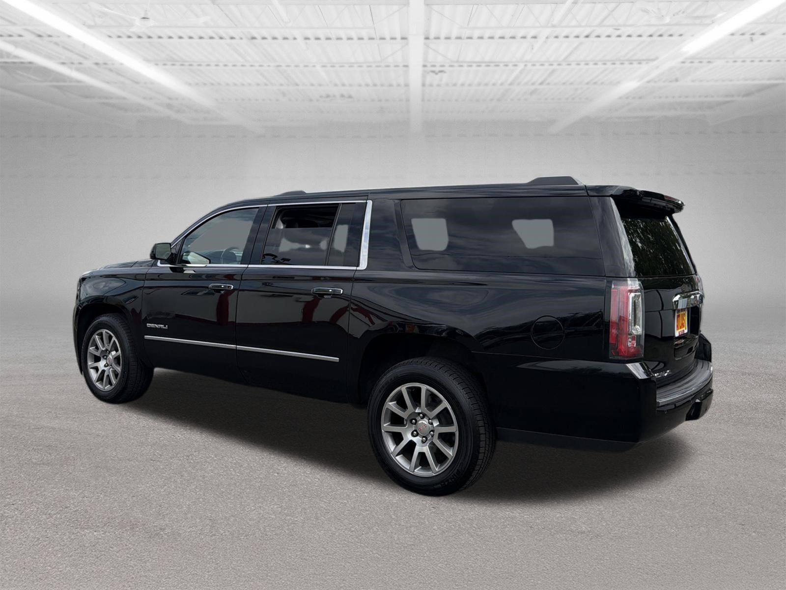 Used 2019 GMC Yukon XL Denali AWD/4WD image 3