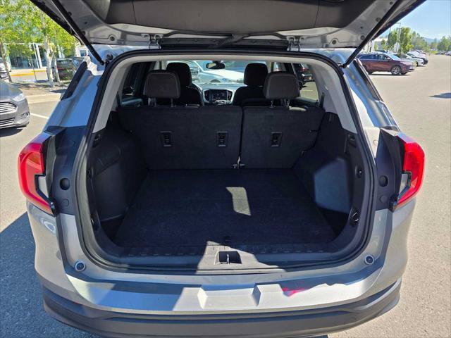 Used 2024 GMC Terrain SLE AWD/4WD image 13