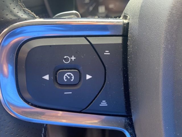 Used 2019 Volvo XC40 T5 R-Design image 26