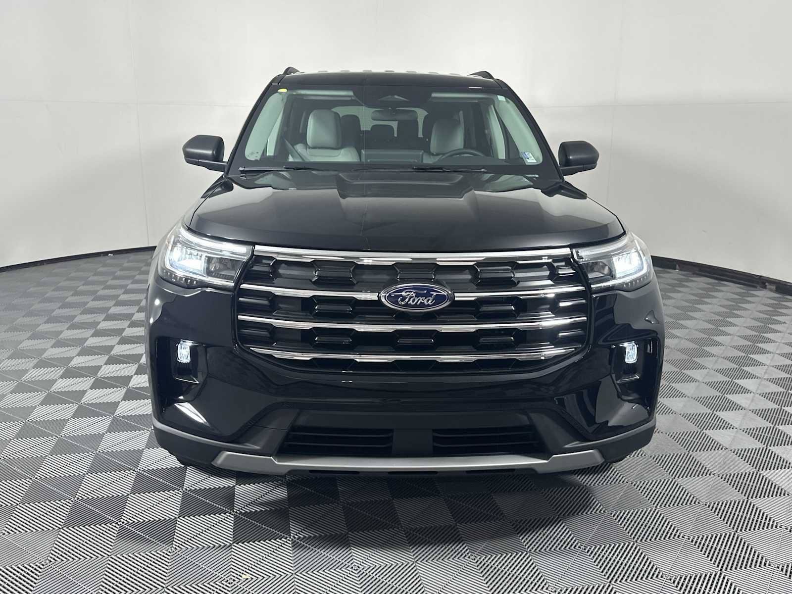New 2026 Ford Explorer Active w/ Active Comfort Package RWD image 2