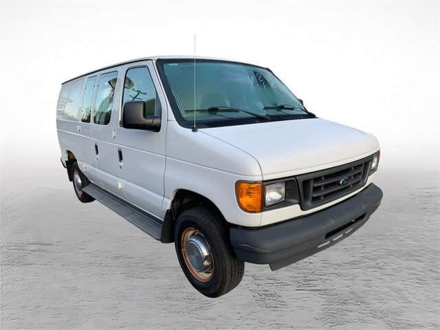 Used 2005 Ford E-250 and Econoline 250 image 8