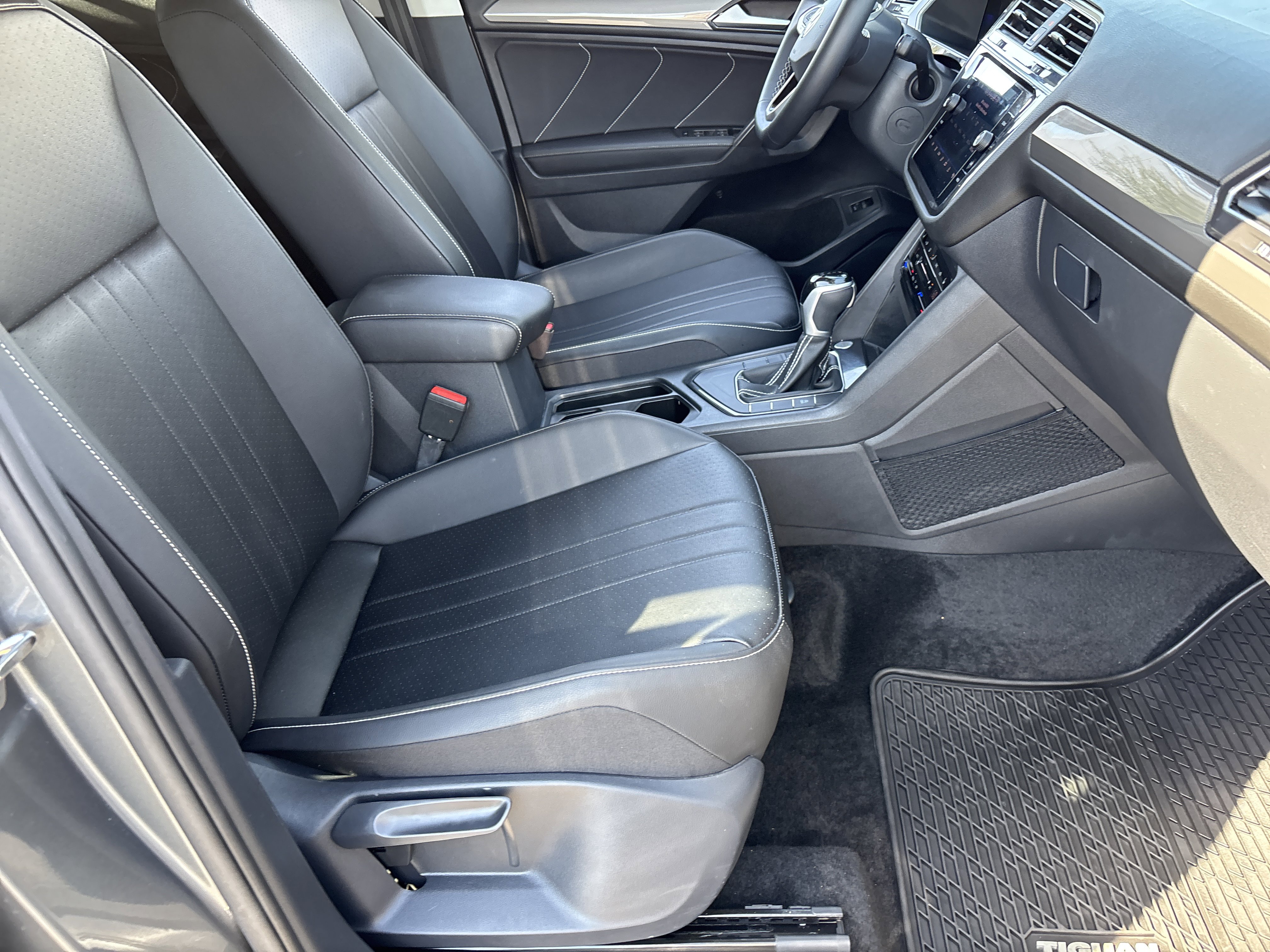 Certified 2023 Volkswagen Tiguan SE FWD image 10