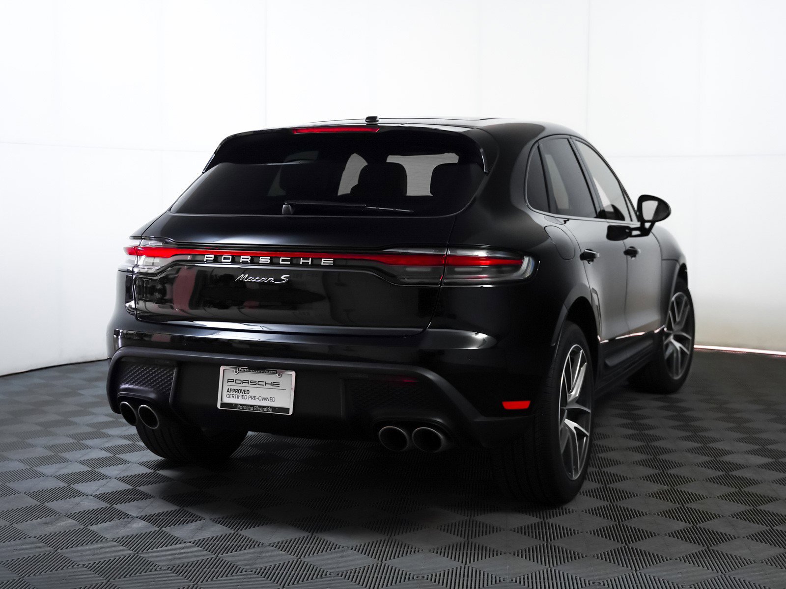 Used 2025 Porsche Macan S image 10