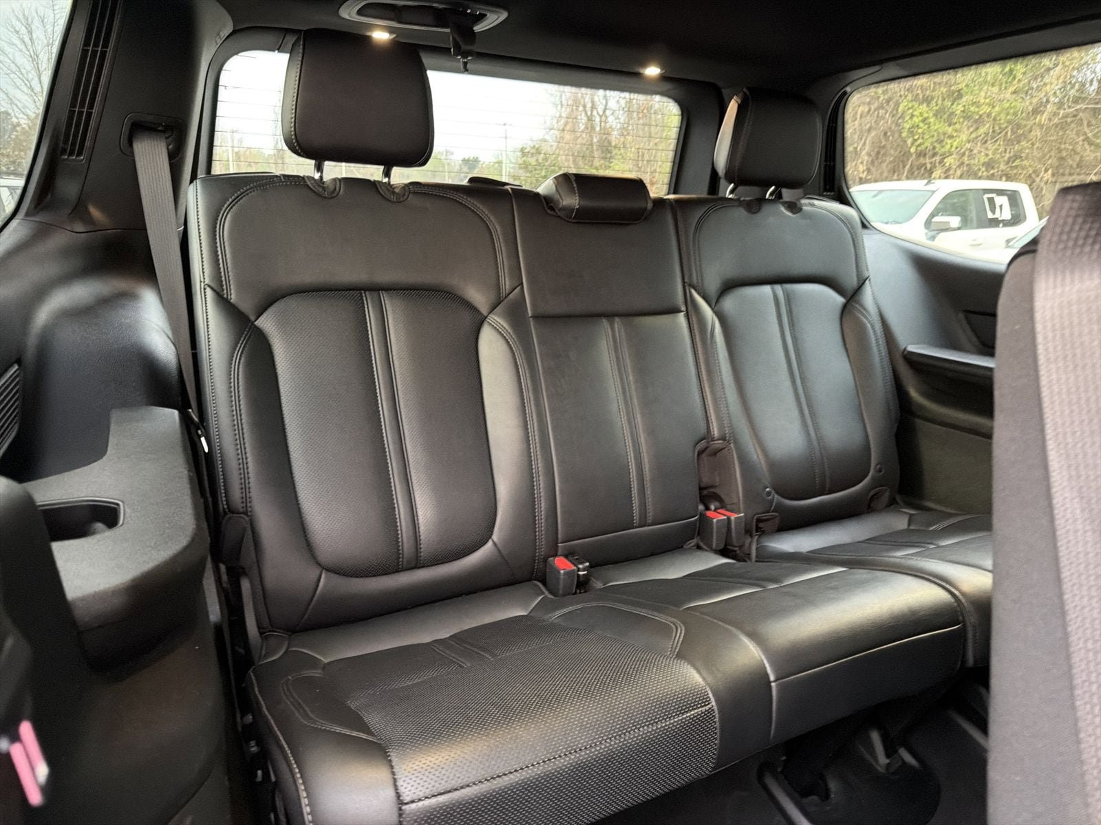Used 2024 Jeep Wagoneer Series II w/ Flexible Seating Group RWD image 17