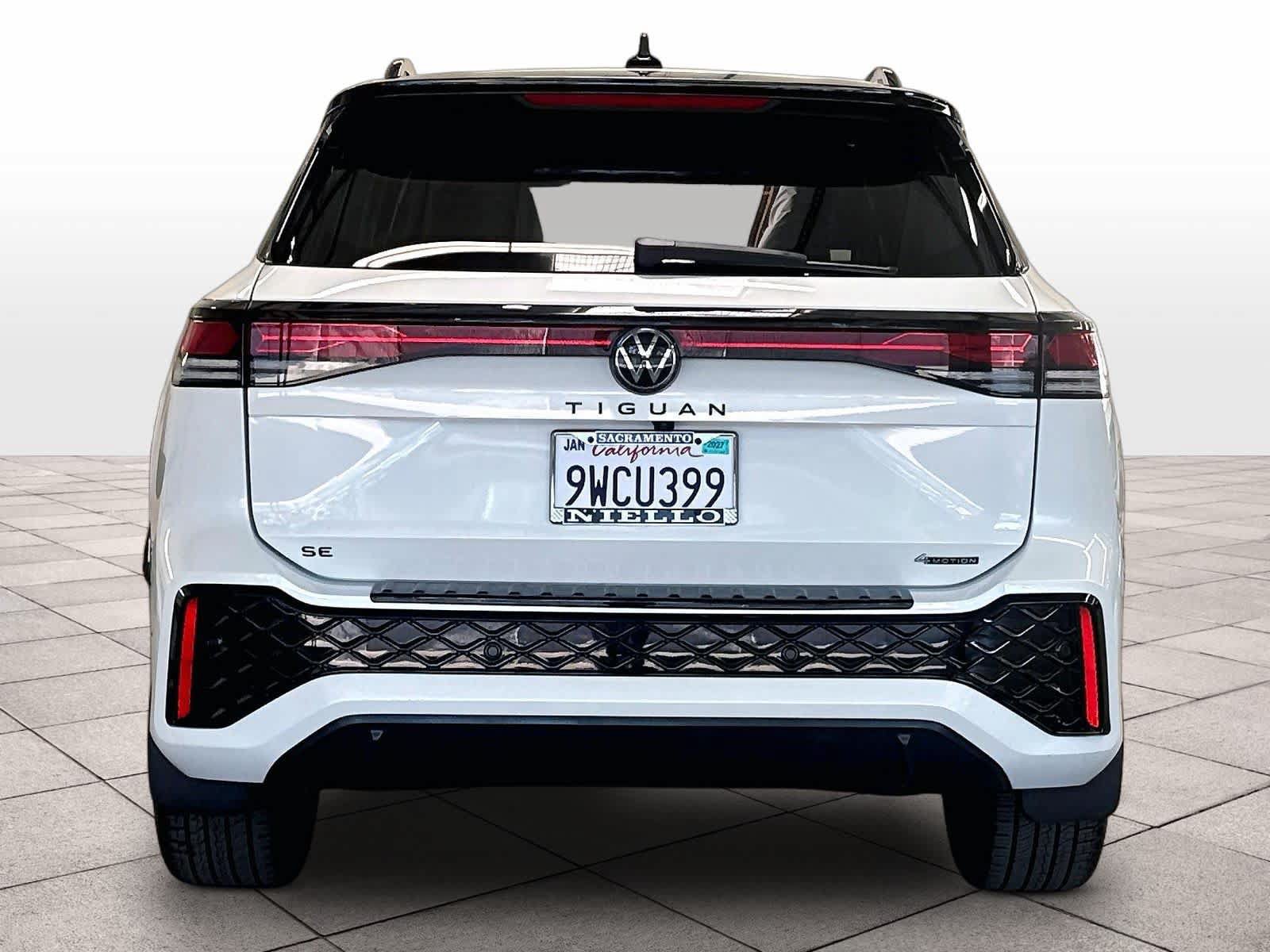 Certified 2026 Volkswagen Tiguan SE R-Line AWD/4WD image 8