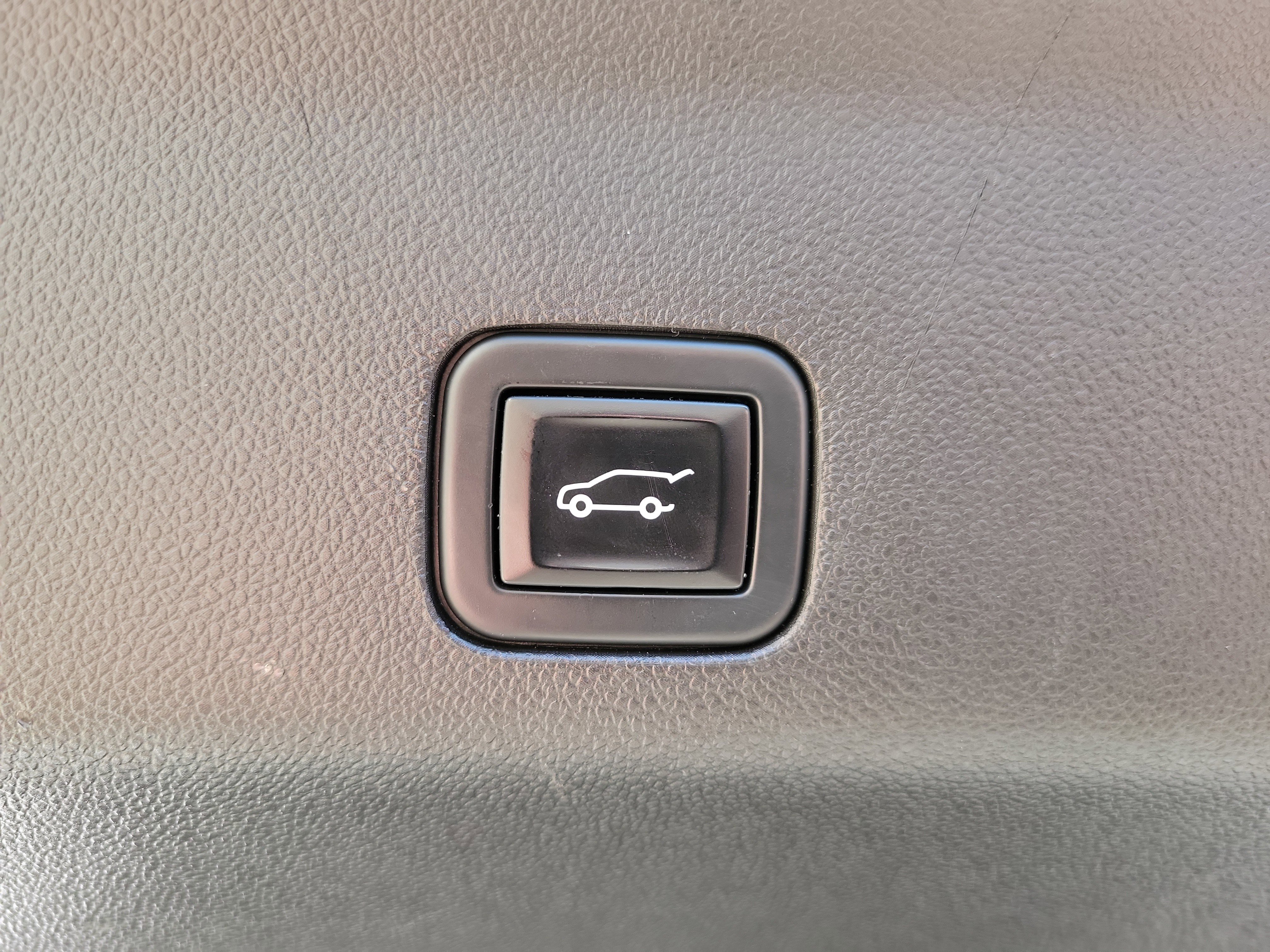 Used 2021 Chevrolet Tahoe Z71 image 12