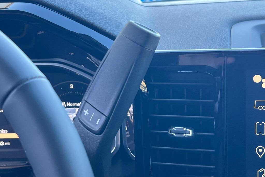 New 2026 GMC Sierra 1500 SLE image 18