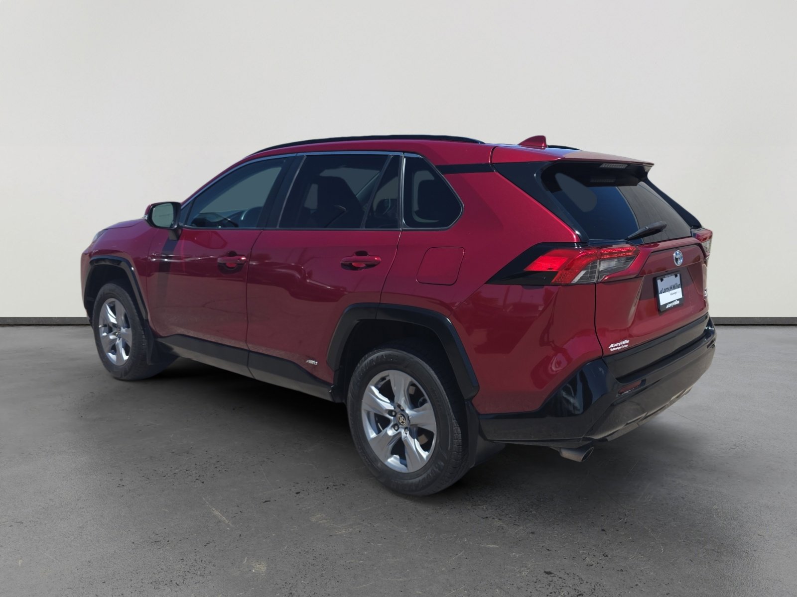 Used 2022 Toyota RAV4 XLE w/ XLE Grade Weather Package AWD/4WD image 3