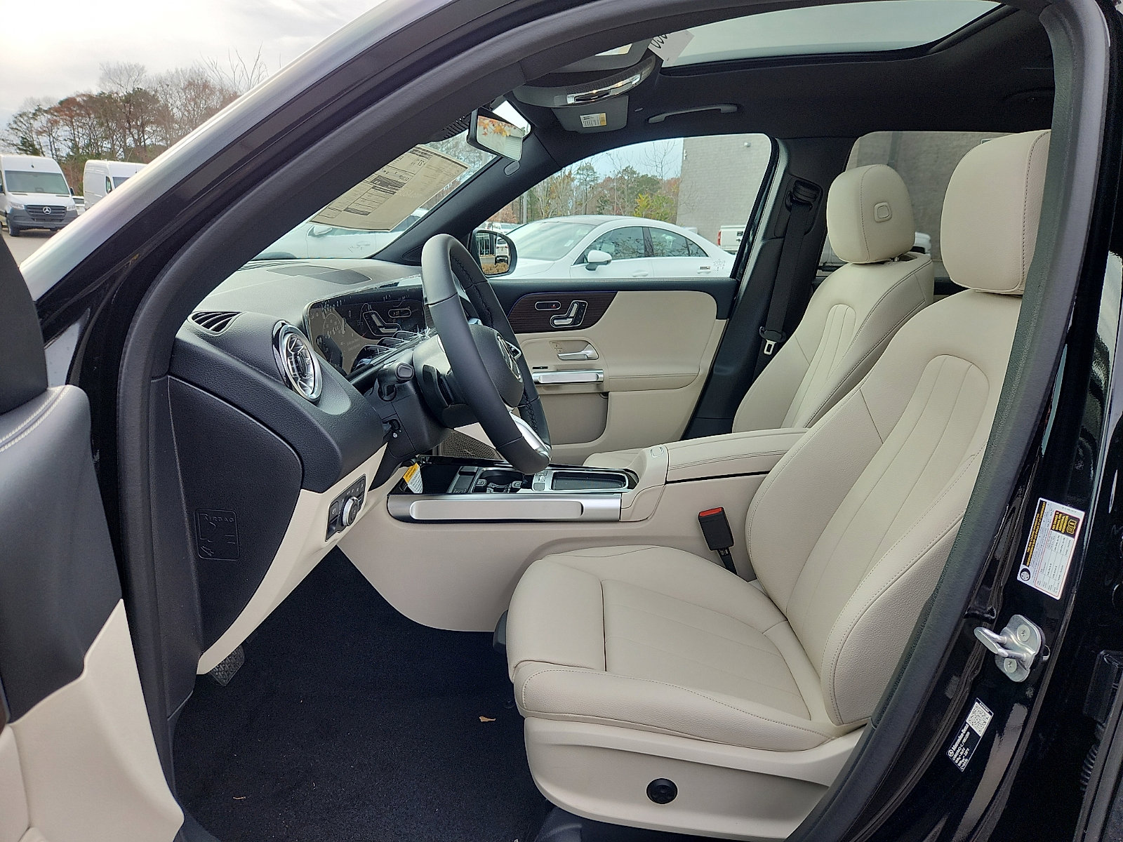 New 2026 Mercedes-Benz GLB 250 4MATIC image 8