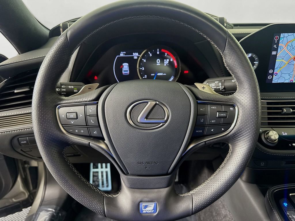 Used 2022 Lexus LS 500 F Sport w/ Accessory Package (Z1) image 11