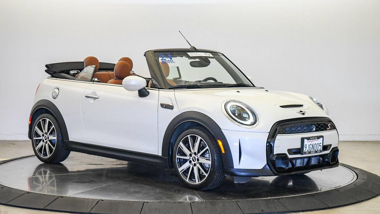 Certified 2024 MINI Cooper S w/ Signature Upholstery Package FWD image 30