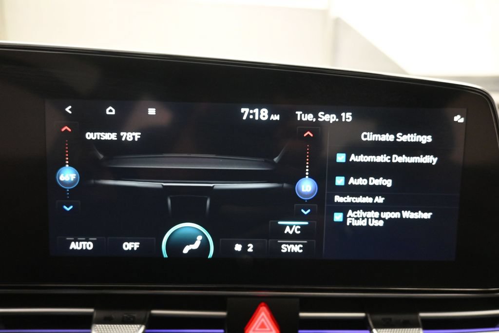 Used 2025 Hyundai Elantra SEL FWD image 13