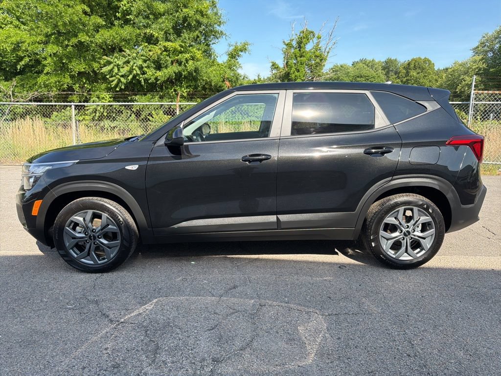 Used 2026 Kia Seltos EX FWD image 5
