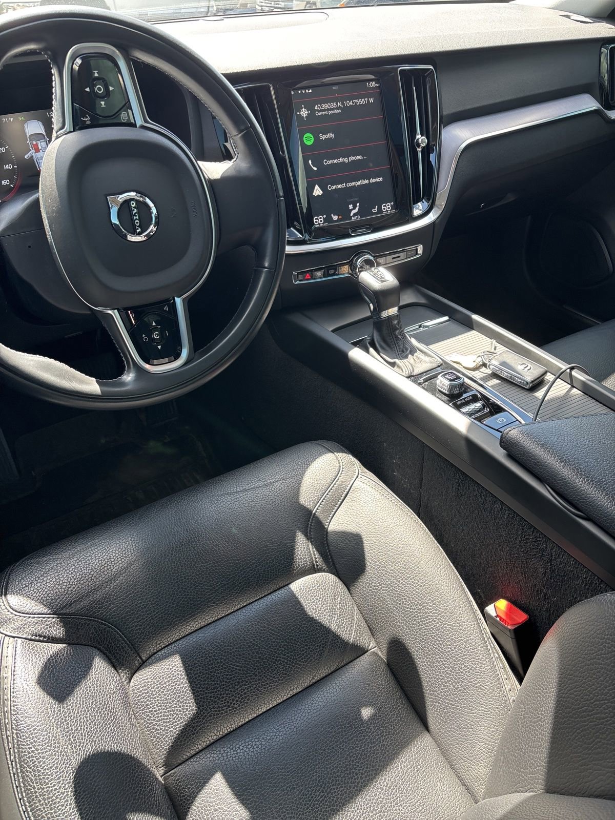 Used 2020 Volvo V60 T5 Cross Country w/ Protection Package Premier image 2