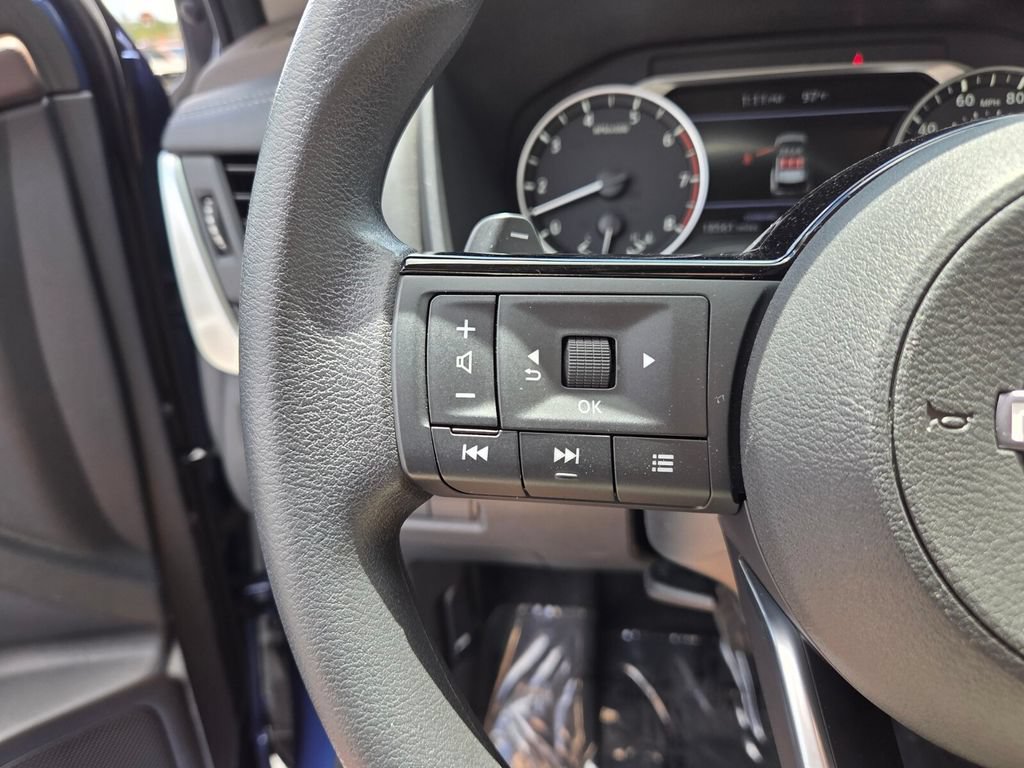 Used 2023 Nissan Rogue SV FWD image 26