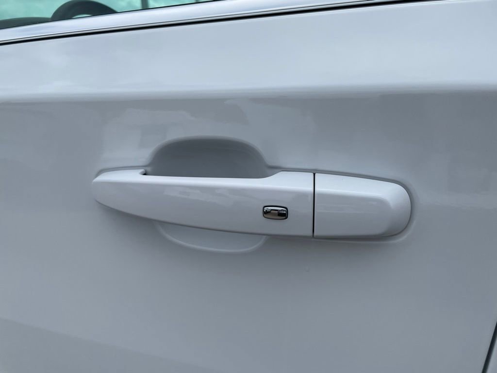 Used 2023 Chevrolet Traverse LT image 54