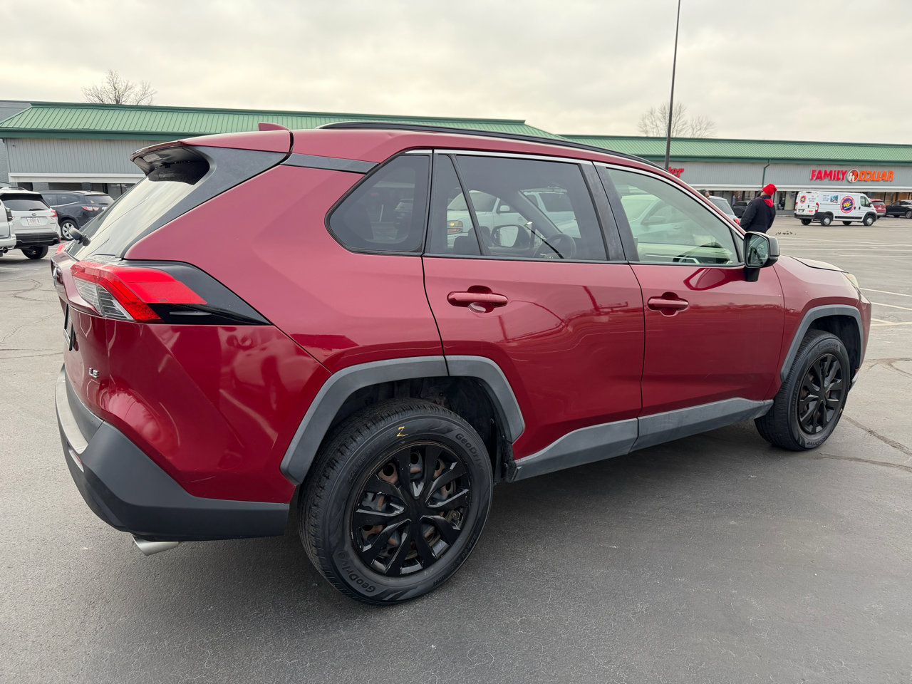Used 2019 Toyota RAV4 LE image 8