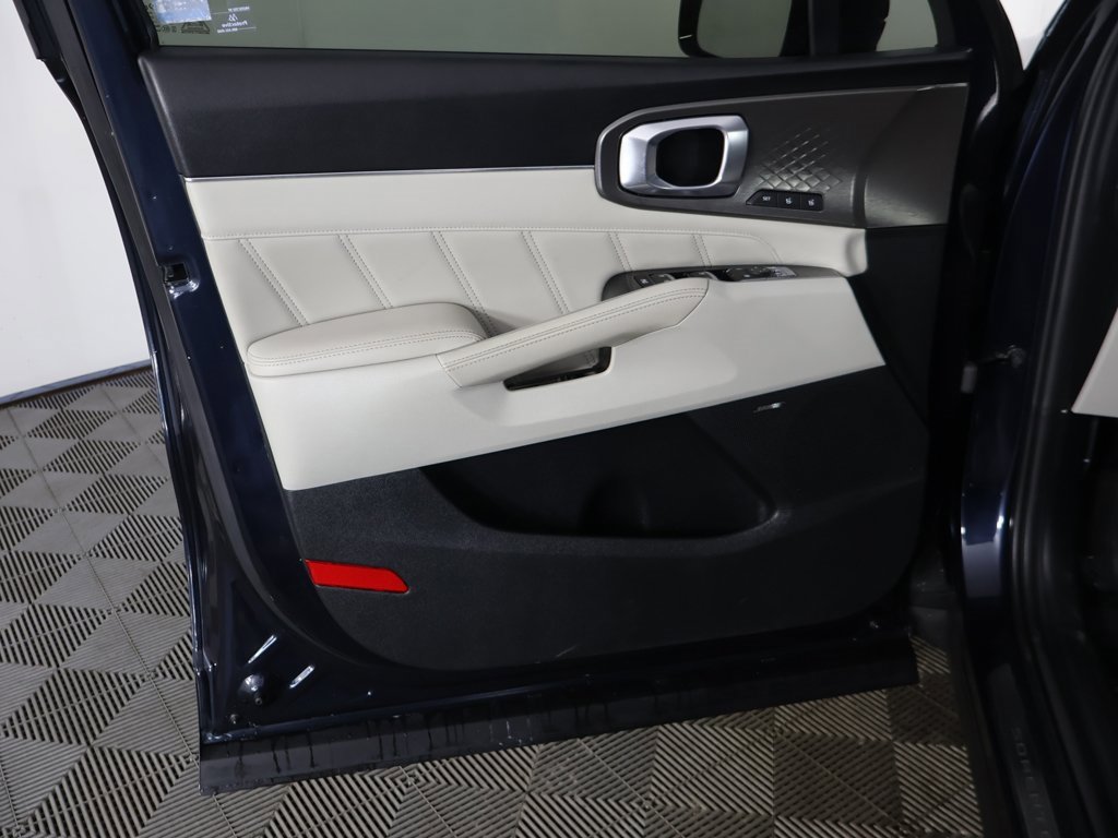 Used 2022 Kia Sorento SX Prestige image 27