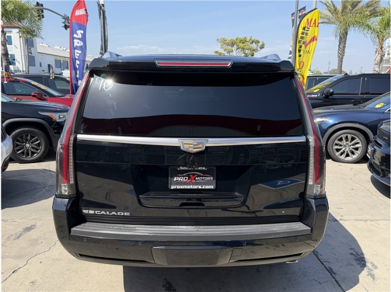 Used 2017 Cadillac Escalade Premium Luxury RWD image 12