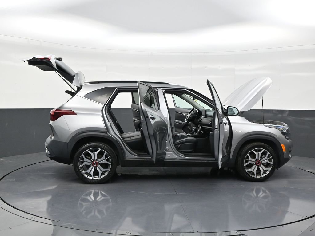 Used 2023 Kia Seltos SX image 29