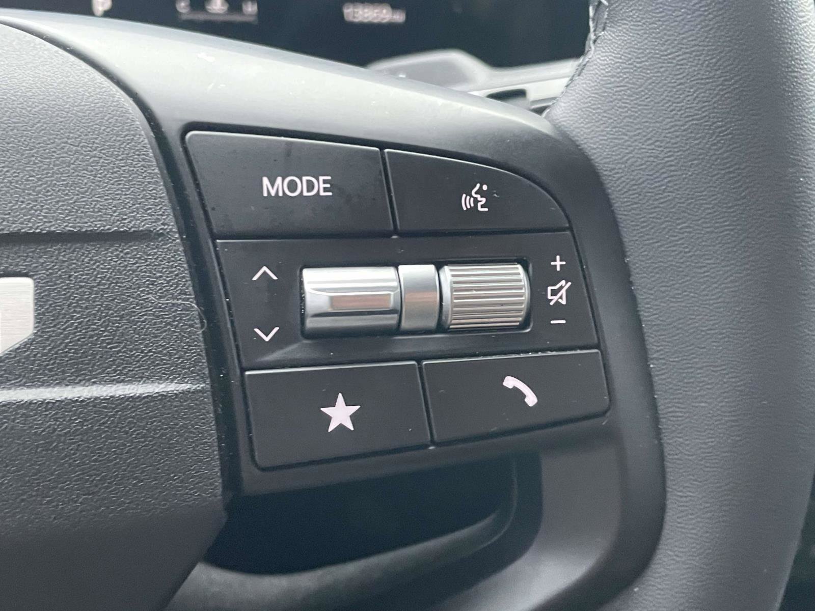 Used 2025 Kia K4 EX image 12