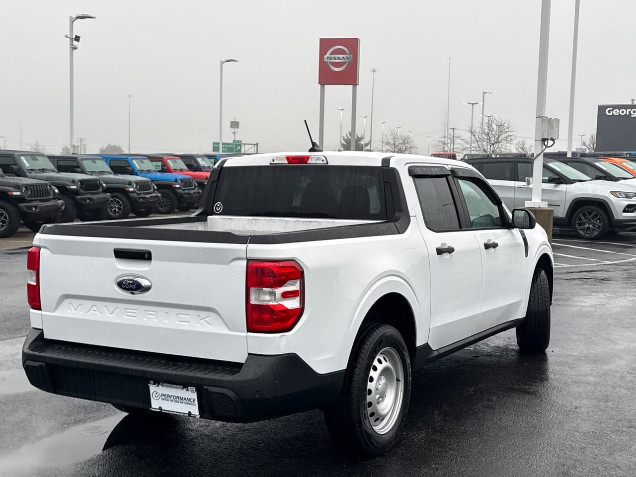 Used 2023 Ford Maverick XL image 3