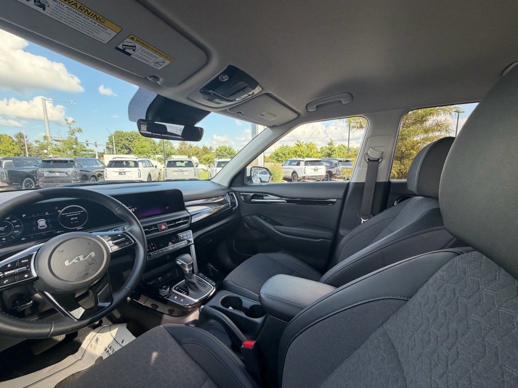 Used 2024 Kia Seltos S AWD/4WD image 9
