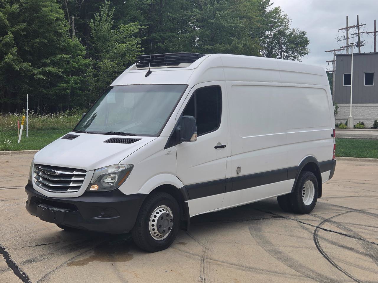 Used 2018 Freightliner Sprinter 3500 RWD image 1