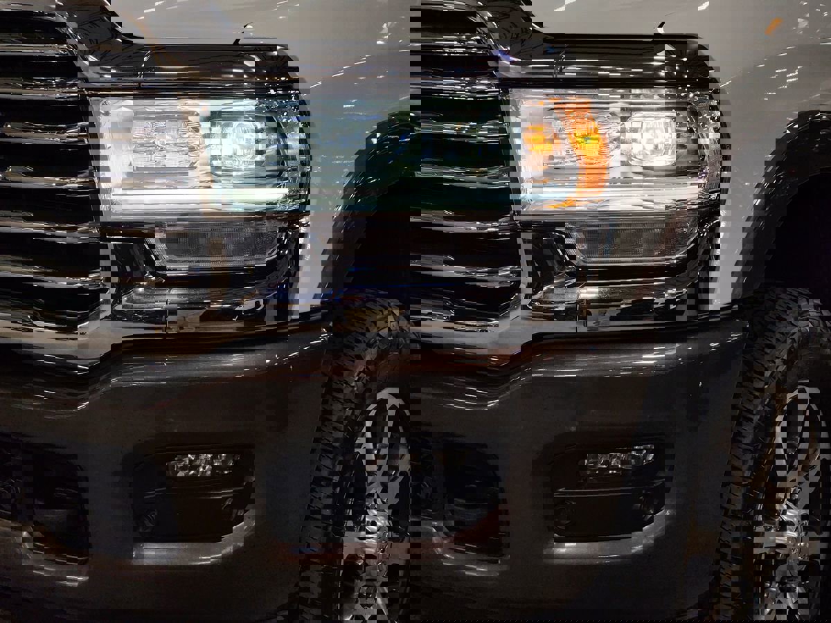 Used 2024 RAM 2500 Limited w/ Safety Group image 14