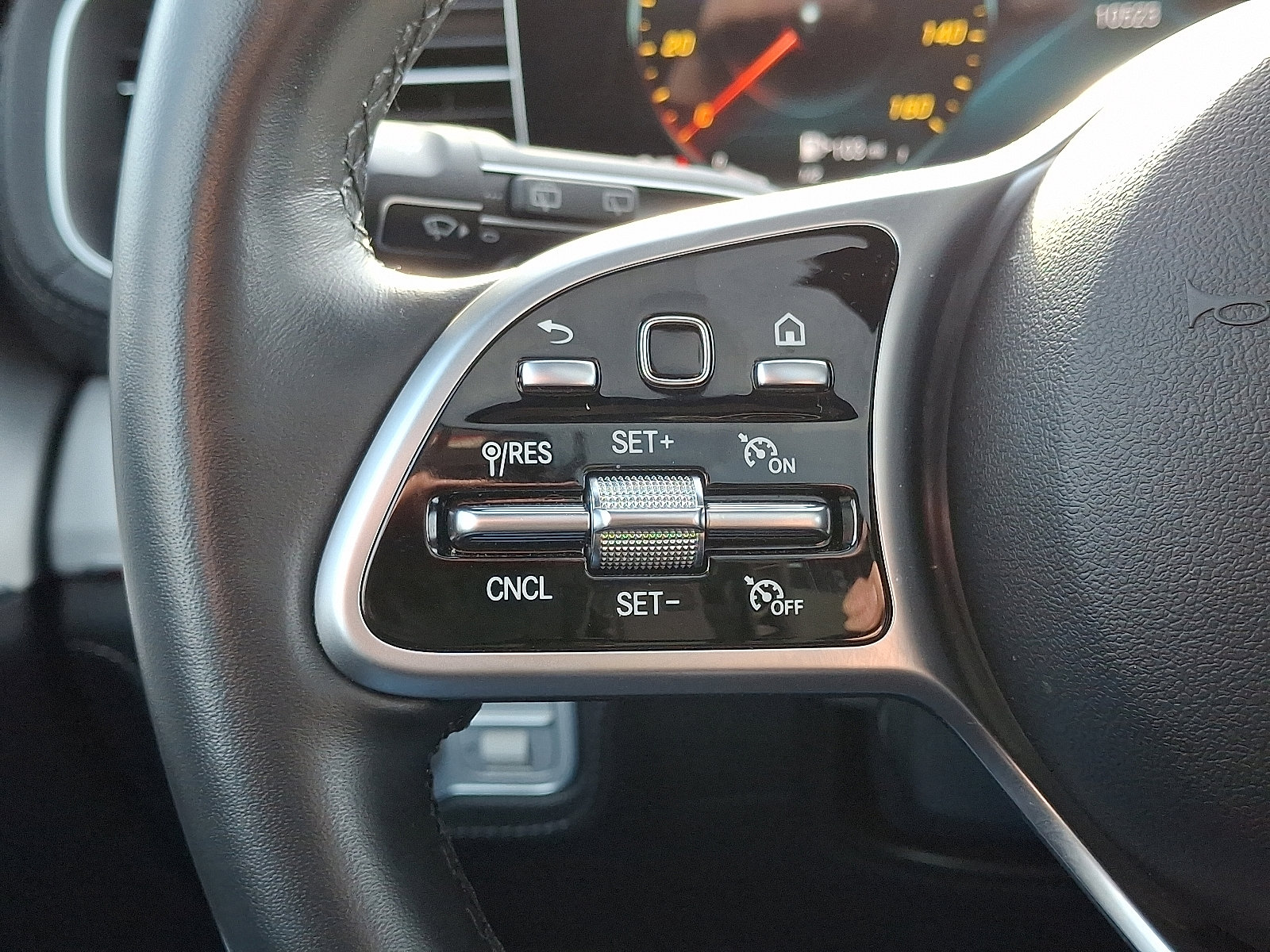 Certified 2022 Mercedes-Benz GLE 580 4MATIC w/ Night Package image 23