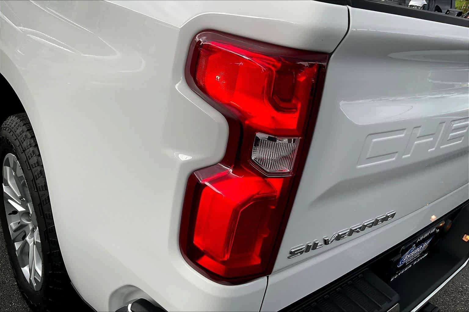 Certified 2025 Chevrolet Silverado 1500 LTZ AWD/4WD image 28