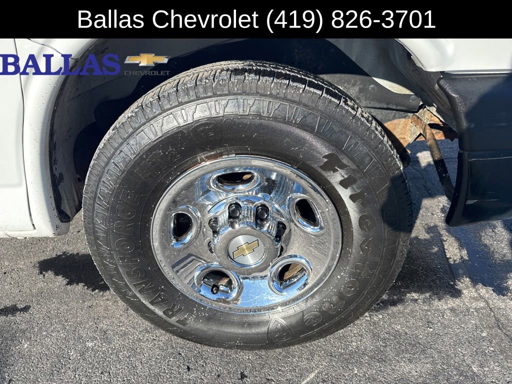 Used 2015 Chevrolet Express 2500 image 30