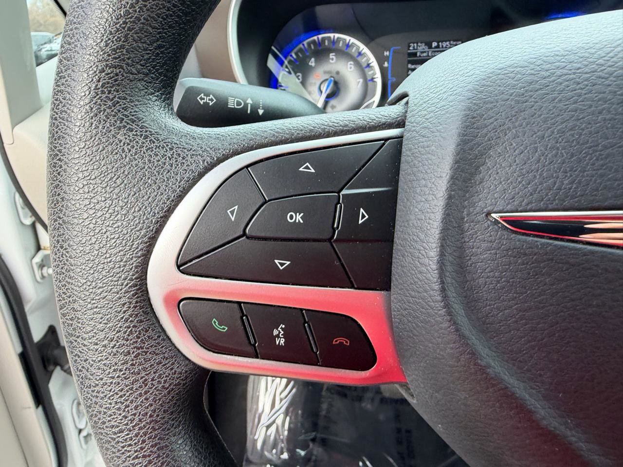 Used 2018 Chrysler Pacifica Touring Plus w/ Tire & Wheel Group image 27