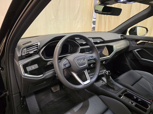 Certified 2025 Audi Q3 2.0T Premium w/ Convenience Package image 19