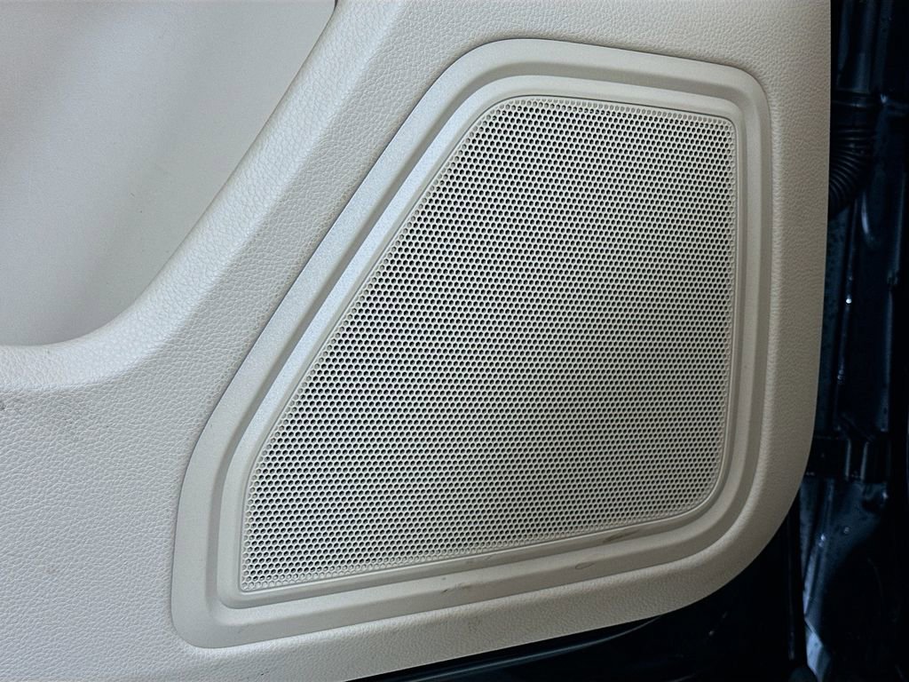 Used 2025 Porsche Macan image 21