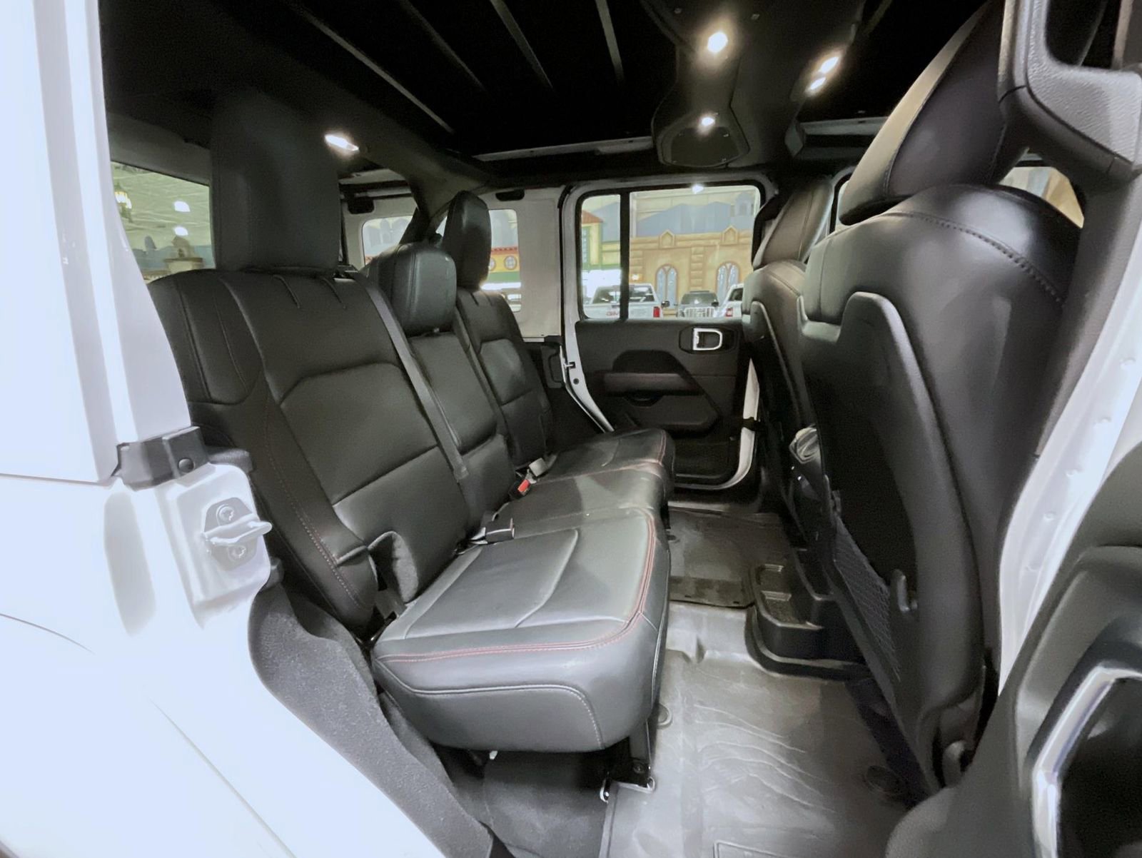 Used 2025 Jeep Wrangler Unlimited Rubicon image 18