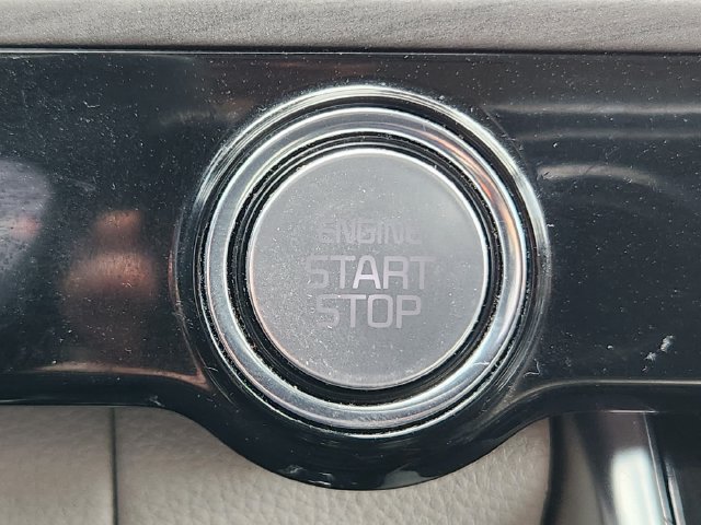 Used 2022 Kia Carnival EX FWD image 23
